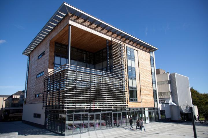 The Noreen and Kenneth Murray Library