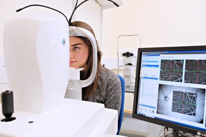 Retinal imaging scanner