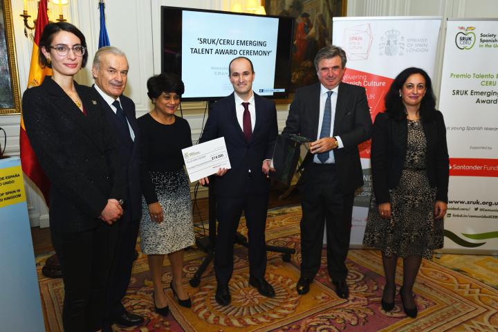 Marc Vendrell is presented with his SRUK emerging talent award at the UK Embassy of Spain.
