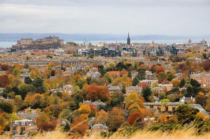 Edinburgh Global Photography Competition 2016 entry of a view over Edinburgh looking towards the castle by Tezcan Cogalan