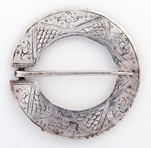 Silver ring brooch