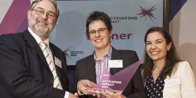 M 130402 Award boost for knowledge exchange