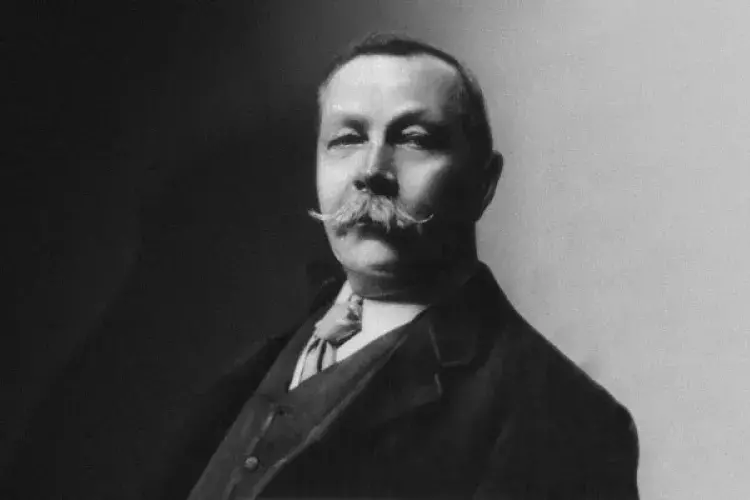 Black and white portrait of Sir Arthur Conan Doyle