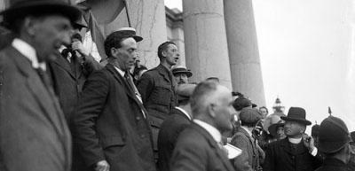 Eamon de Valera speaking at Ennis Court House, Co Clare, c. 1917