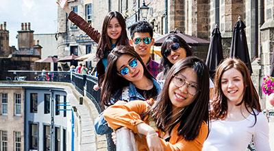 Photo of international summer school students in Edinburgh city centre