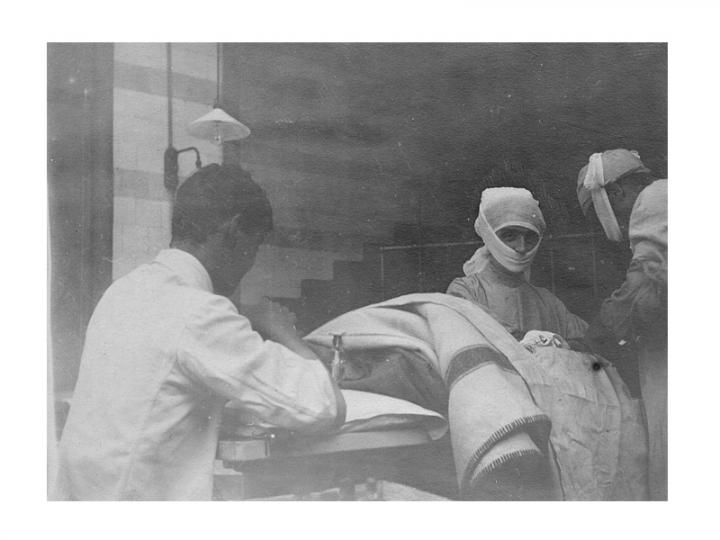 Anaesthetist, nurses during operation