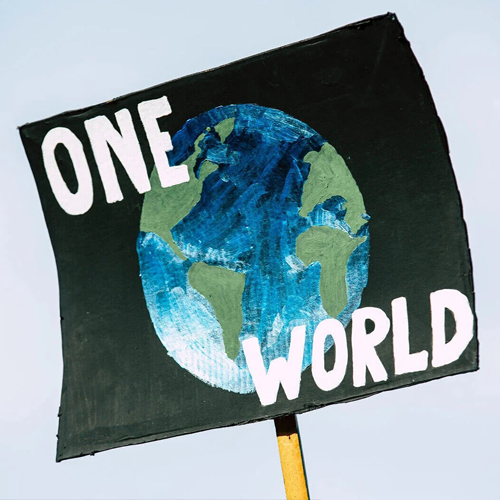 Changemaker Award 2023 - Online Course Production Service - One World placard