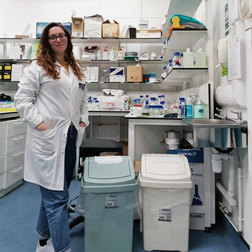 Changemaker Award 2023 - School of Physics and Astronomy - Rosa Santomartino with lab recycling bins