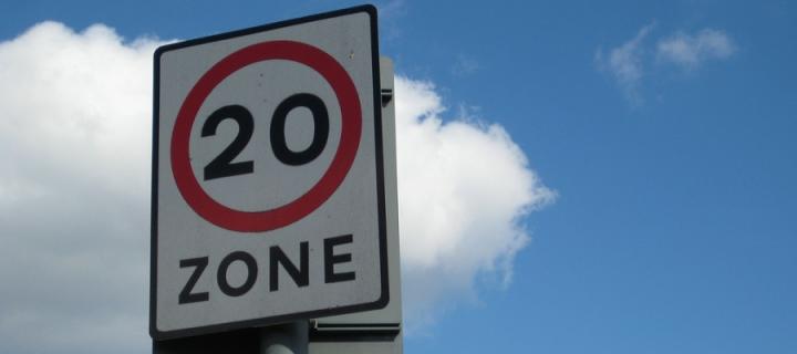 20mph speed zone sign