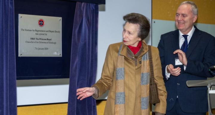 The Chancellor unveils a plaque officially opening IRR South