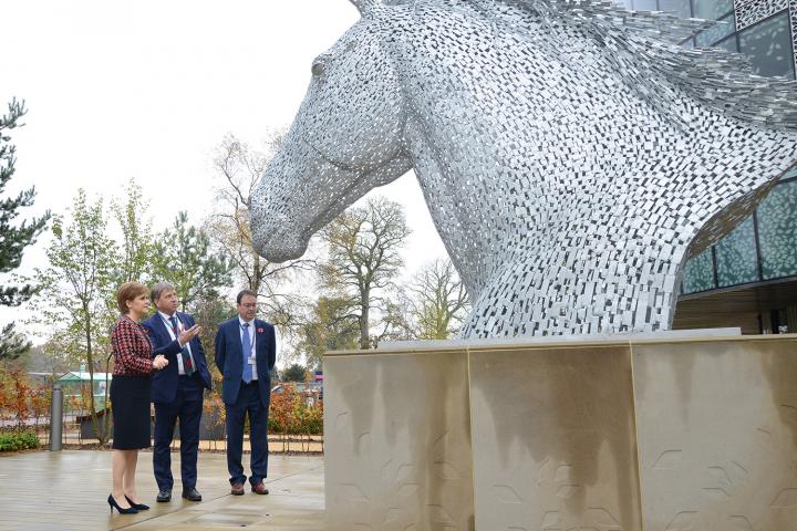 Nicola Sturgeon with Principal Peter Mathieson and Head of the Vet School David Argyle.