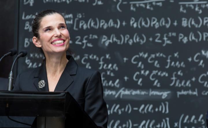 Image of Kirsty Duncan speaking in front of a blackboard