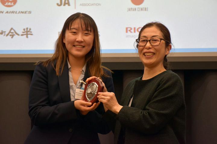 Photo of Minju Kim on the left with Fumiko Narumi-Munro on the right