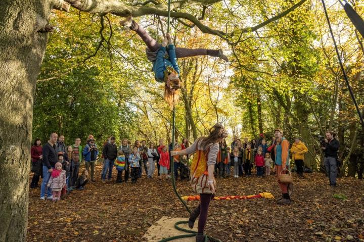 Positive Imaginings climate circus performance