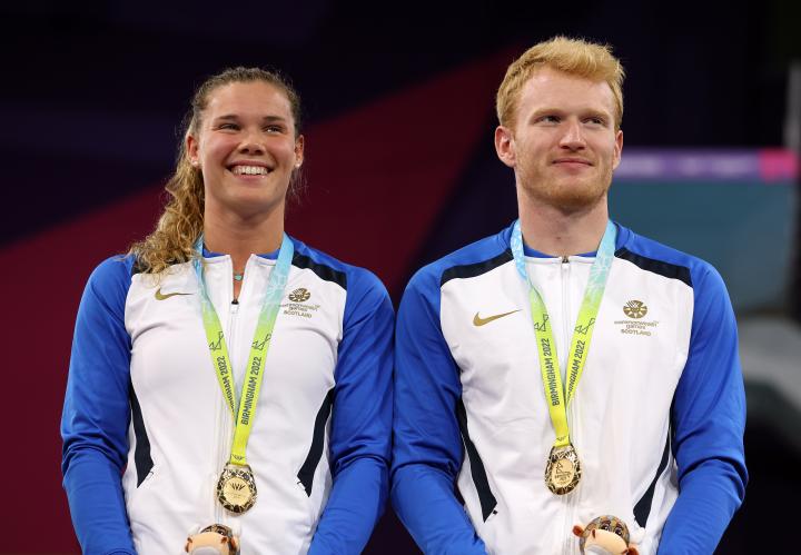 Image of Grace Reid and James Heatly with gold medals