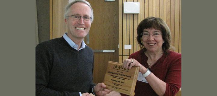 Prof Seth Grant receives the IBANGS Distinguished Investigator Award