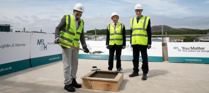 Aziz Sheikh performs topping out ceremony alongside Lord Provost of Edinburgh and Jonathan Seckl