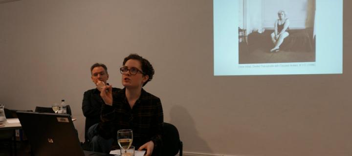 Fiona Anderson speaking about Diane Arbus at Café des Artistes number 11.