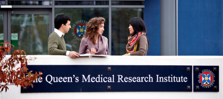 Image of students outside the Queens Medical Research Institue