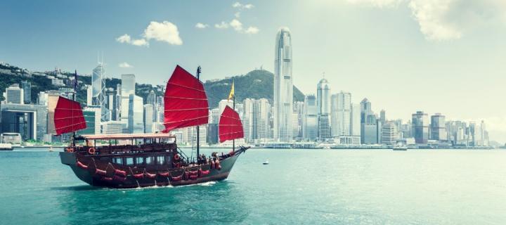 Hong Kong ship with red sails