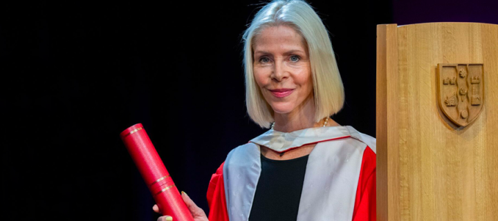 photo of Professor Linda Bauld with her honorary degree