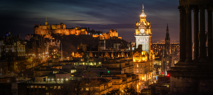 night skyline of Edinburgh