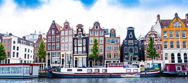 Buildings and boats on an Amsterdam Canal