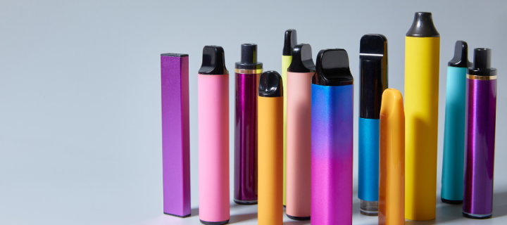 Multiple vapes in different colours and sizes