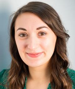 Headshot of Christina Pearce