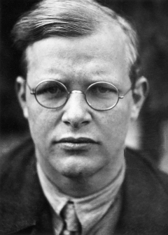 Black and white photograph of Dietrich Bonhoeffer