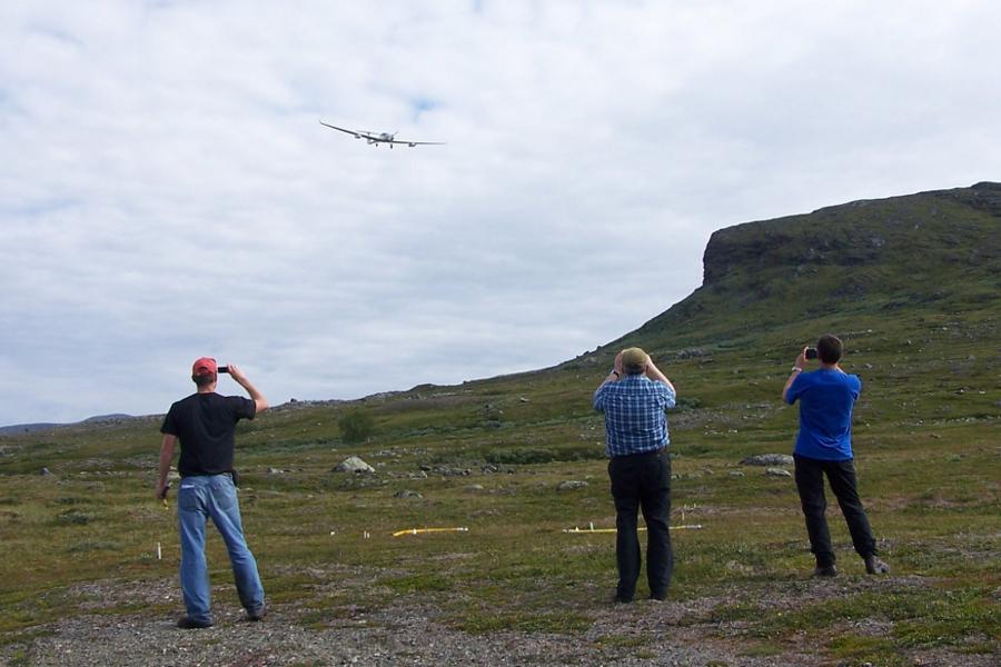 ECO-Dimona seen from the ground during a low level atmospheric measurement transect