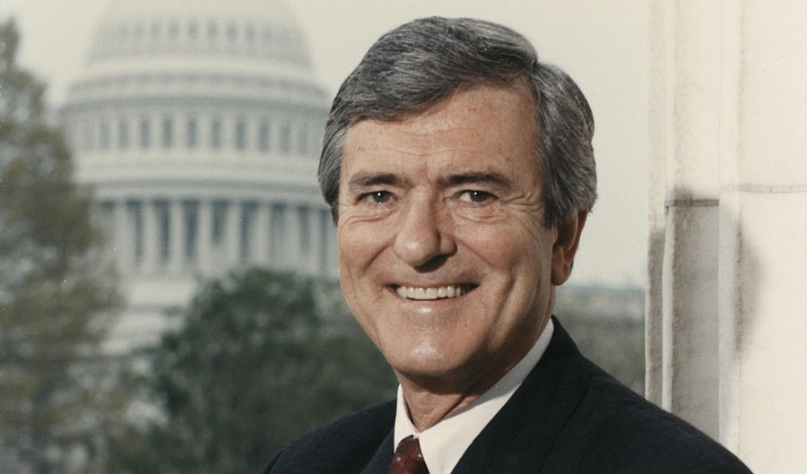 Official Senate photograph of Dr Lloyd John Ogilvie with the White House in the background